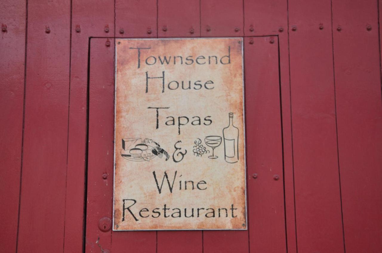 Townsend House Guest House バー エクステリア 写真