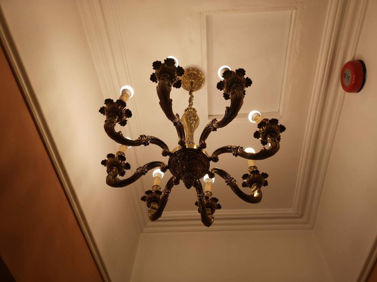Townsend House Guest House バー エクステリア 写真